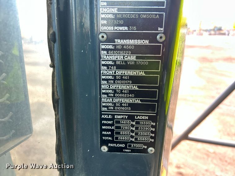 image for item EK8366 2003 John Deere 400D water wagon