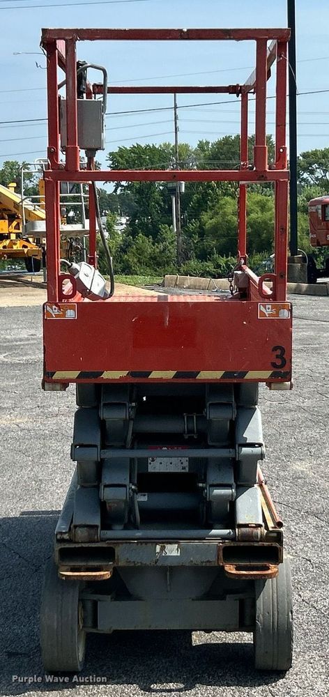 image for item EK8392 Skyjack SJIII 3226 scissor lift