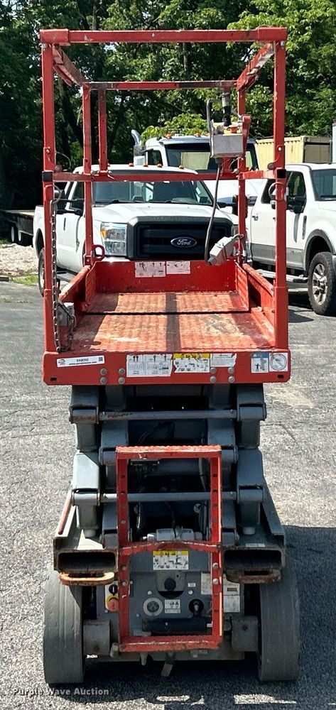 image for item EK8392 Skyjack SJIII 3226 scissor lift