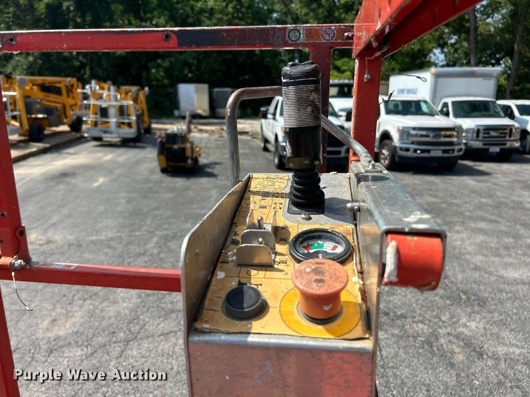 image for item EK8392 Skyjack SJIII 3226 scissor lift