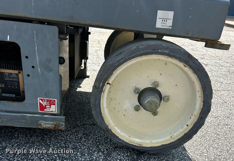 image for item EK8392 Skyjack SJIII 3226 scissor lift