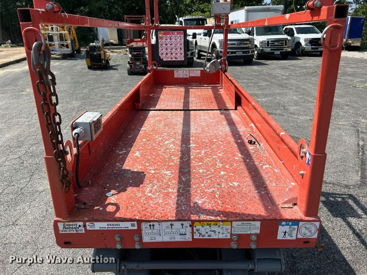 image for item EK8393 2017 Skyjack SJ3226 scissor lift