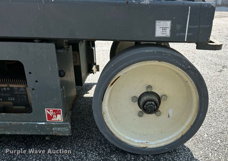 image for item EK8393 2017 Skyjack SJ3226 scissor lift