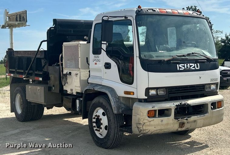 image for item EK8424 1997 Isuzu F7 flatbed truck