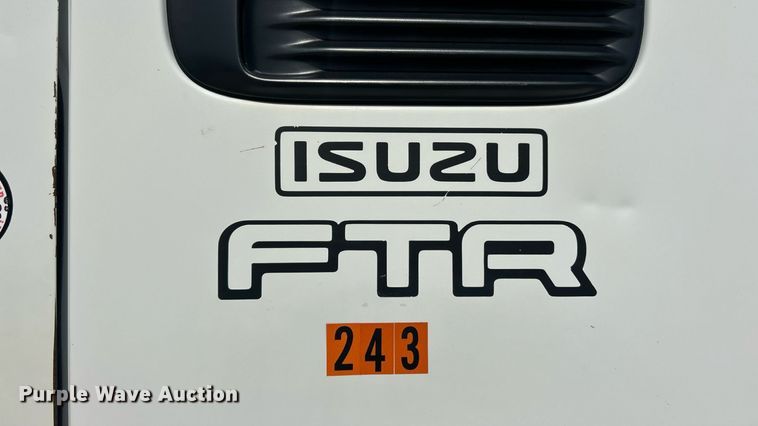 image for item EK8424 1997 Isuzu F7 flatbed truck