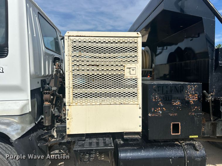 image for item EK8424 1997 Isuzu F7 flatbed truck