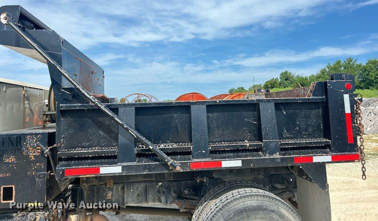 image for item EK8424 1997 Isuzu F7 flatbed truck