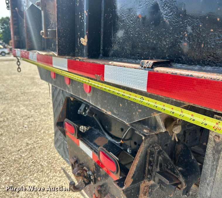 image for item EK8424 1997 Isuzu F7 flatbed truck