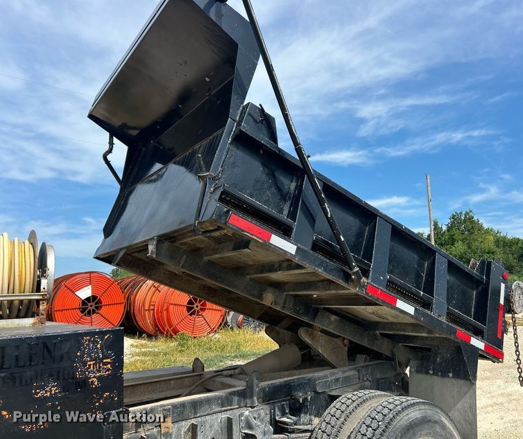 image for item EK8424 1997 Isuzu F7 flatbed truck