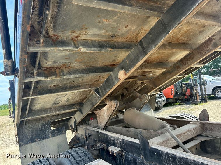 image for item EK8424 1997 Isuzu F7 flatbed truck