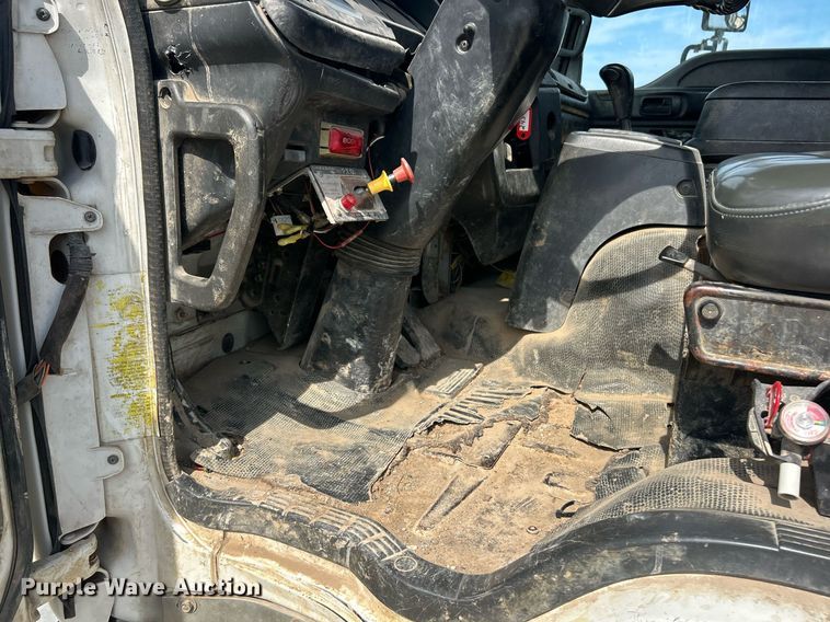 image for item EK8424 1997 Isuzu F7 flatbed truck