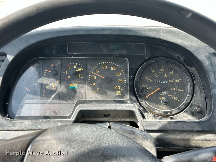 image for item EK8424 1997 Isuzu F7 flatbed truck