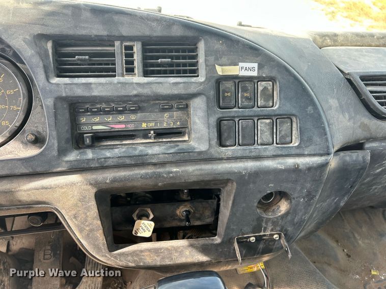 image for item EK8424 1997 Isuzu F7 flatbed truck