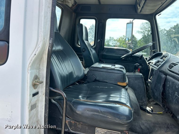 image for item EK8424 1997 Isuzu F7 flatbed truck