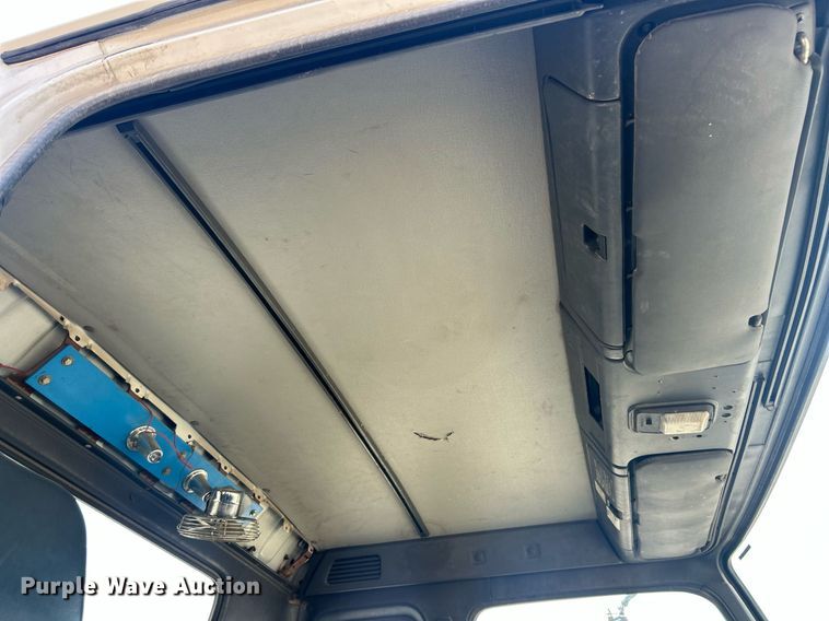 image for item EK8424 1997 Isuzu F7 flatbed truck