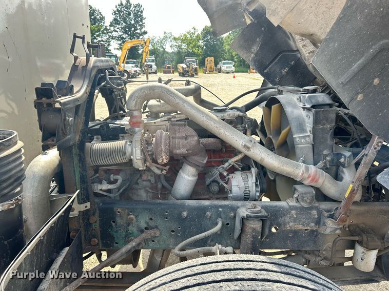 image for item EK8424 1997 Isuzu F7 flatbed truck