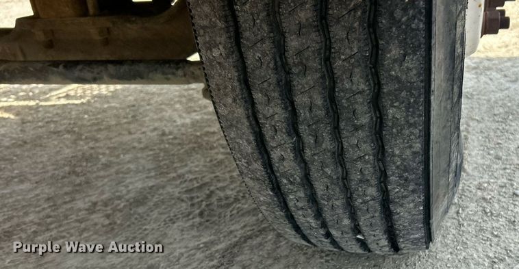 image for item EK8424 1997 Isuzu F7 flatbed truck