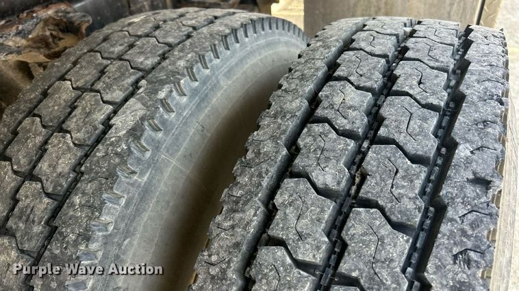 image for item EK8424 1997 Isuzu F7 flatbed truck