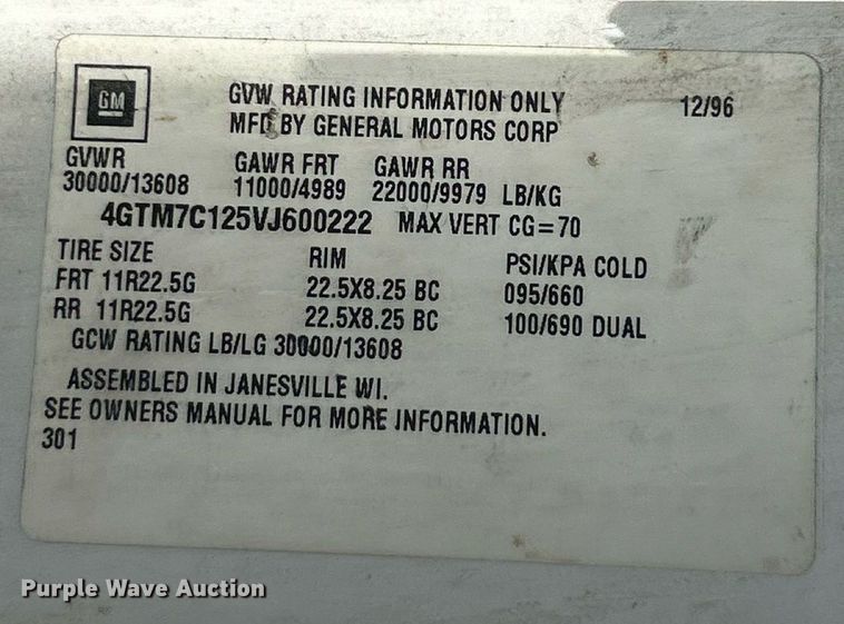 image for item EK8424 1997 Isuzu F7 flatbed truck