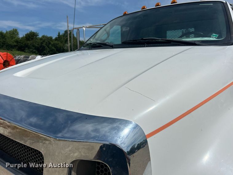 image for item EK8425 2007 Ford F750 Super Duty XL flatbed truck