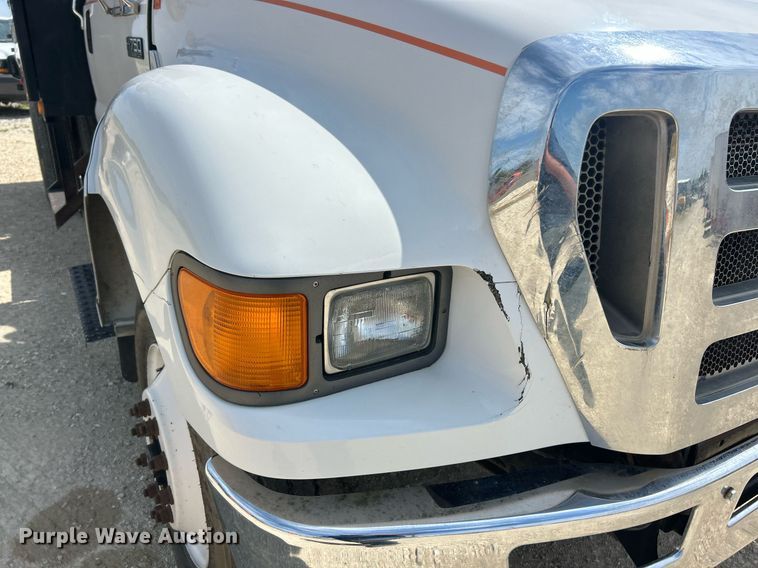 image for item EK8425 2007 Ford F750 Super Duty XL flatbed truck