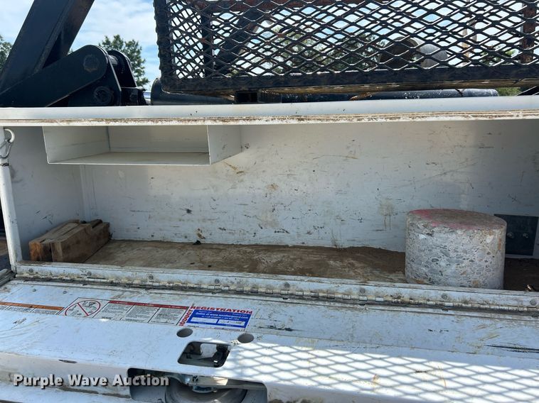 image for item EK8425 2007 Ford F750 Super Duty XL flatbed truck