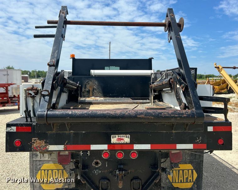 image for item EK8425 2007 Ford F750 Super Duty XL flatbed truck