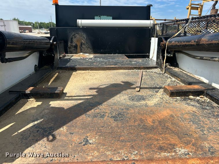 image for item EK8425 2007 Ford F750 Super Duty XL flatbed truck