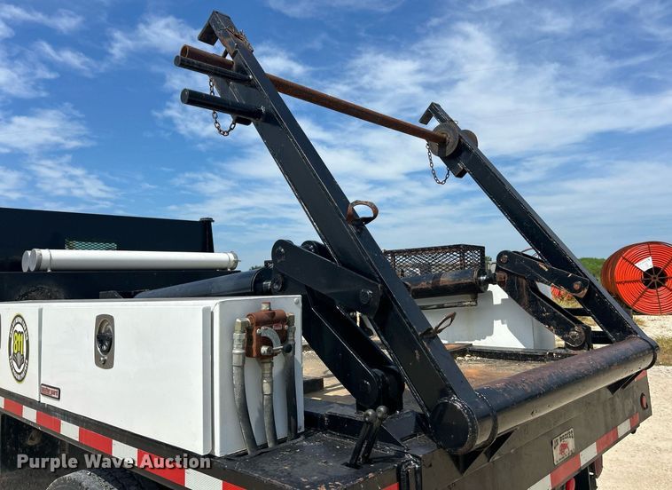 image for item EK8425 2007 Ford F750 Super Duty XL flatbed truck