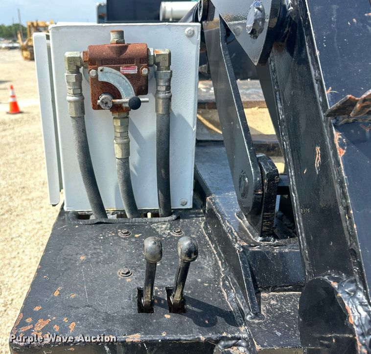 image for item EK8425 2007 Ford F750 Super Duty XL flatbed truck