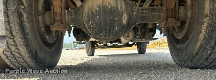 image for item EK8425 2007 Ford F750 Super Duty XL flatbed truck