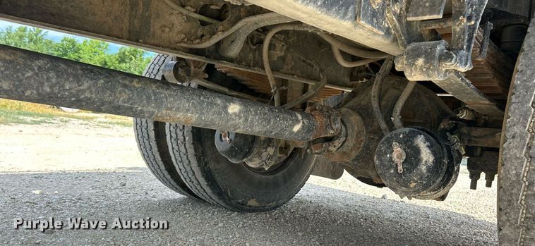 image for item EK8425 2007 Ford F750 Super Duty XL flatbed truck