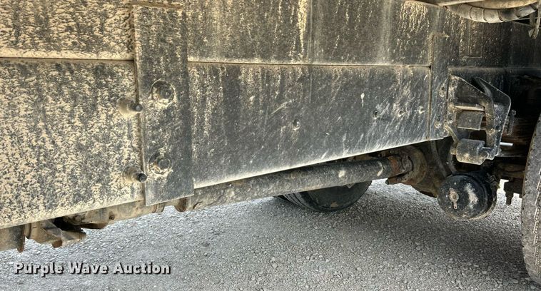 image for item EK8425 2007 Ford F750 Super Duty XL flatbed truck