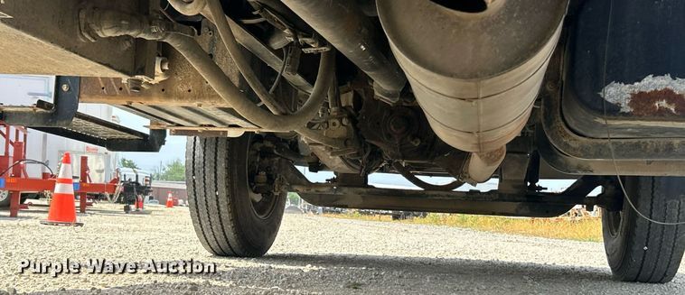 image for item EK8425 2007 Ford F750 Super Duty XL flatbed truck