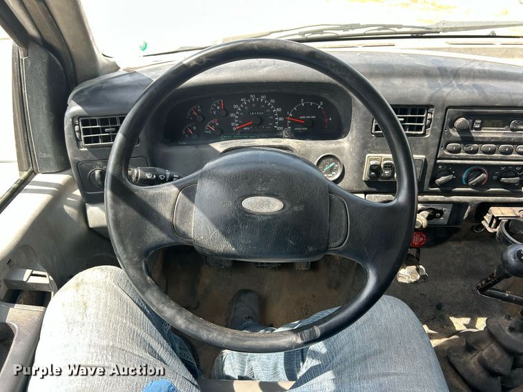 image for item EK8425 2007 Ford F750 Super Duty XL flatbed truck