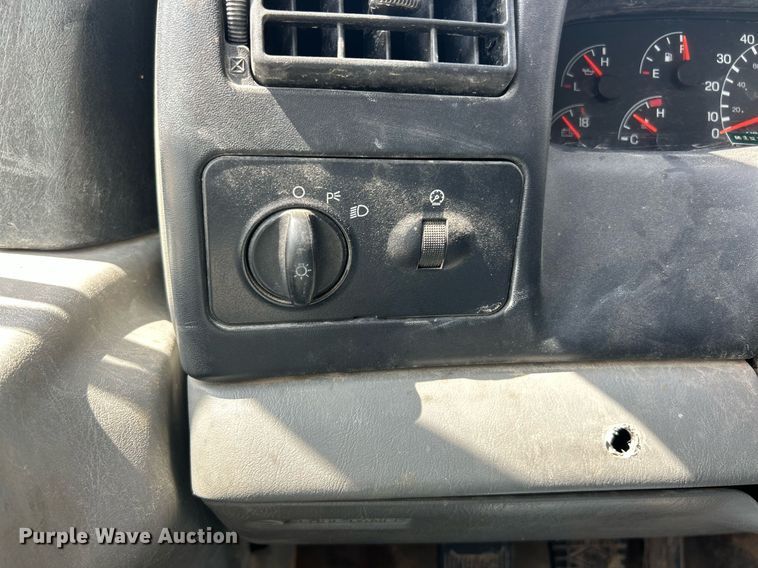 image for item EK8425 2007 Ford F750 Super Duty XL flatbed truck