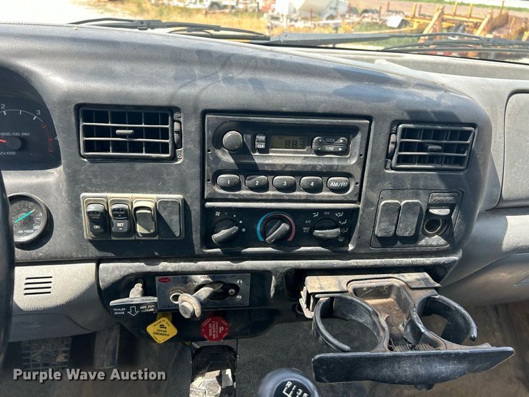 image for item EK8425 2007 Ford F750 Super Duty XL flatbed truck