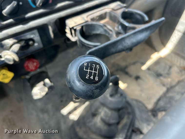 image for item EK8425 2007 Ford F750 Super Duty XL flatbed truck