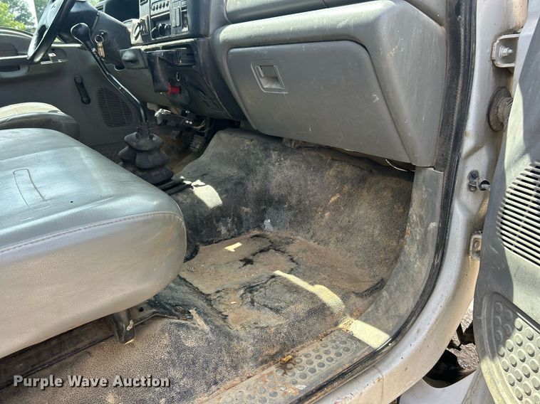 image for item EK8425 2007 Ford F750 Super Duty XL flatbed truck