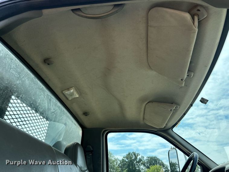 image for item EK8425 2007 Ford F750 Super Duty XL flatbed truck