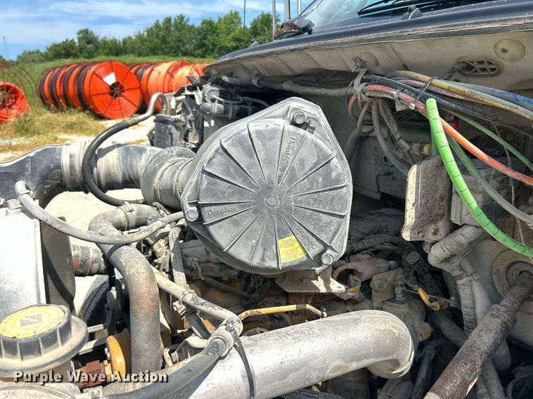 image for item EK8425 2007 Ford F750 Super Duty XL flatbed truck