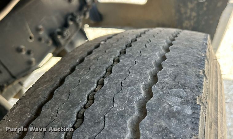 image for item EK8425 2007 Ford F750 Super Duty XL flatbed truck