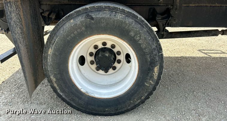 image for item EK8425 2007 Ford F750 Super Duty XL flatbed truck