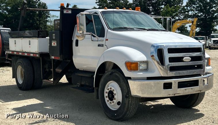 image for item EK8426 2007 Ford F750 Super Duty XL flatbed truck