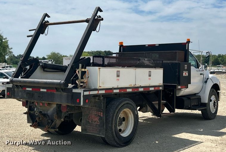 image for item EK8426 2007 Ford F750 Super Duty XL flatbed truck