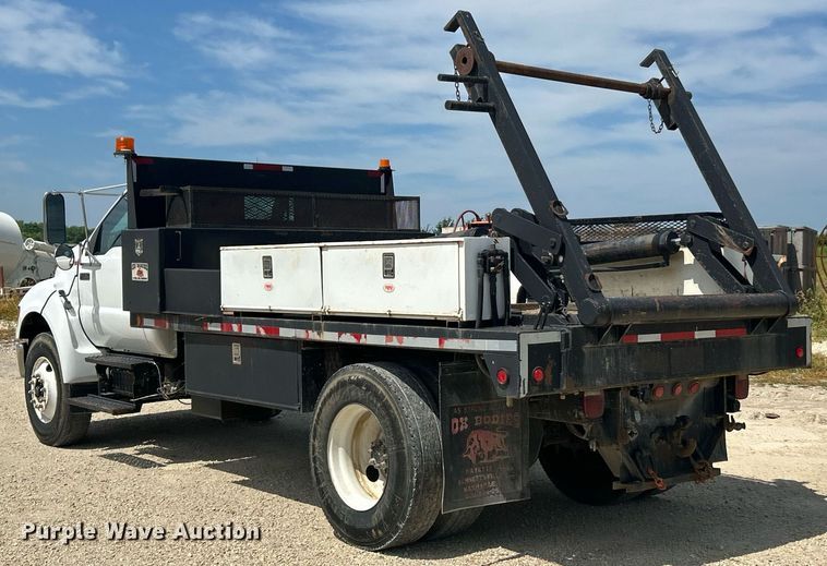 image for item EK8426 2007 Ford F750 Super Duty XL flatbed truck