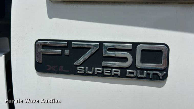 image for item EK8426 2007 Ford F750 Super Duty XL flatbed truck