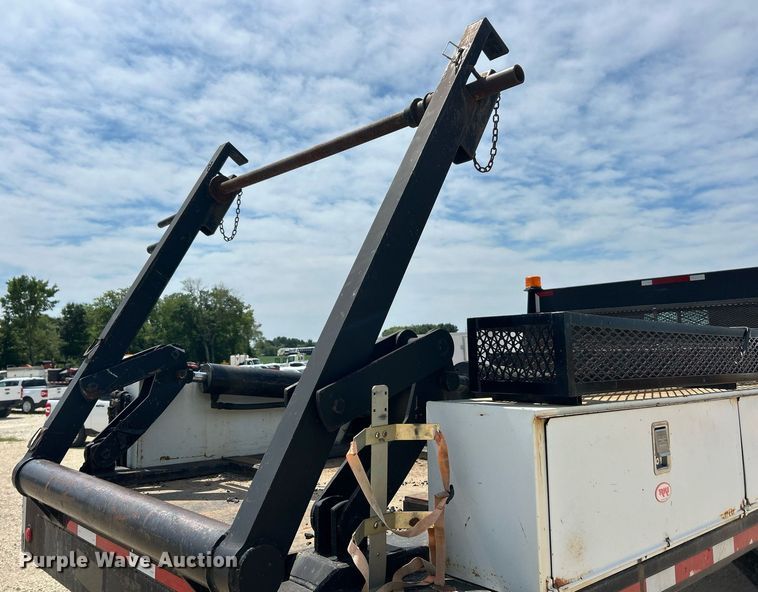 image for item EK8426 2007 Ford F750 Super Duty XL flatbed truck