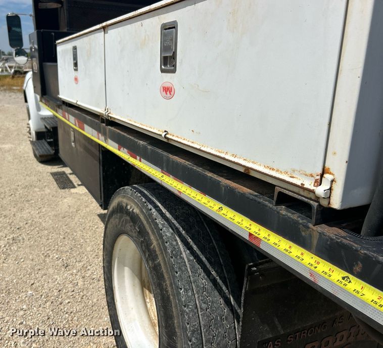 image for item EK8426 2007 Ford F750 Super Duty XL flatbed truck