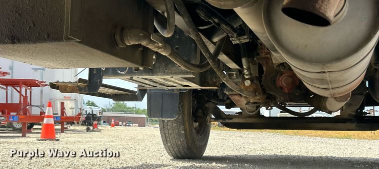 image for item EK8426 2007 Ford F750 Super Duty XL flatbed truck